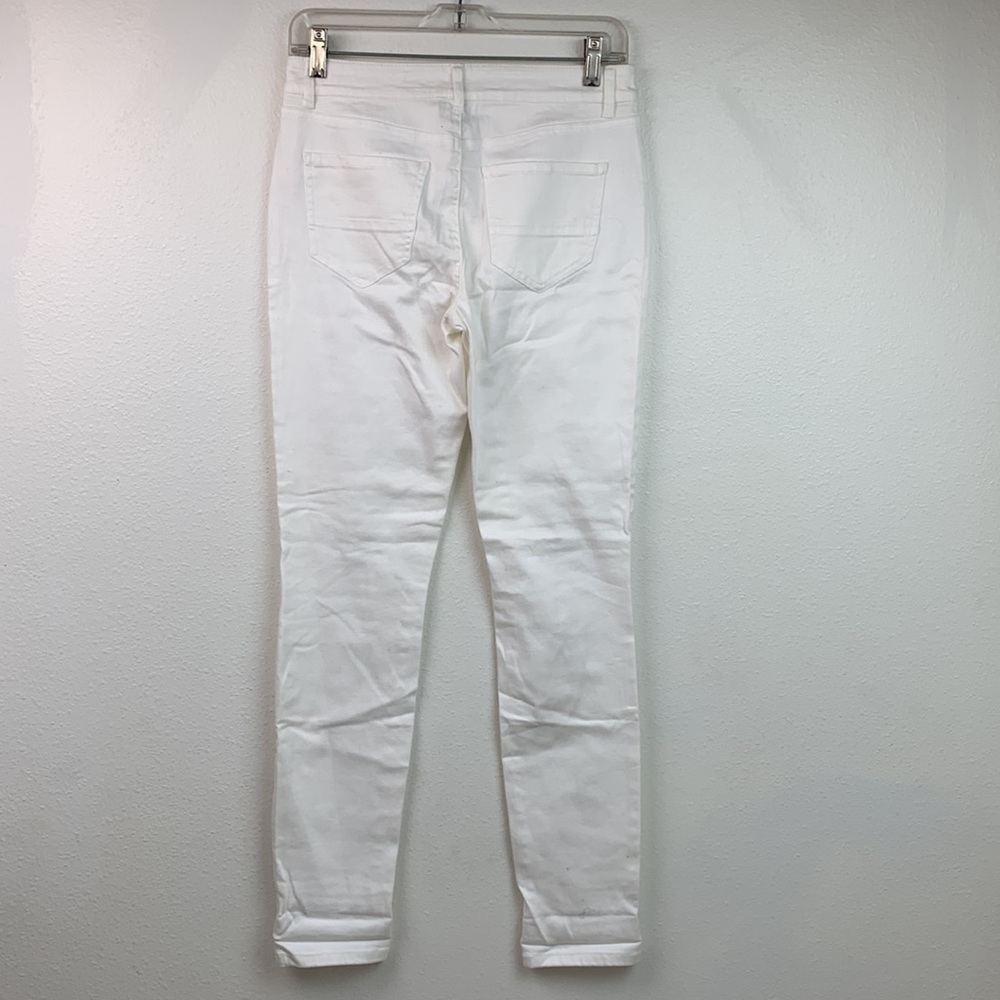 NEW Refuge distressed destroyed white stretch denim jeans, mid rise skinny pants - Picture 9 of 10